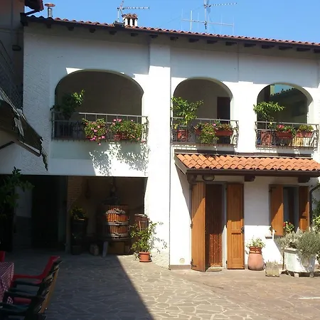 Nocleg ze śniadaniem Curtif Tavernola Bergamasca